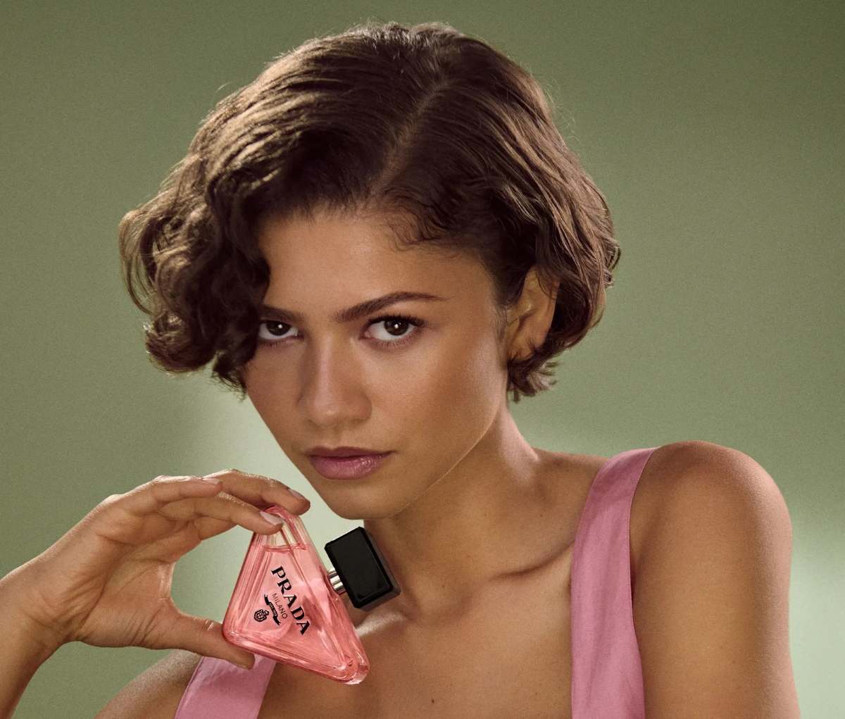 Zendaya es la nueva imagen de Prada Paradoxe y embajadora global de Prada Beauty