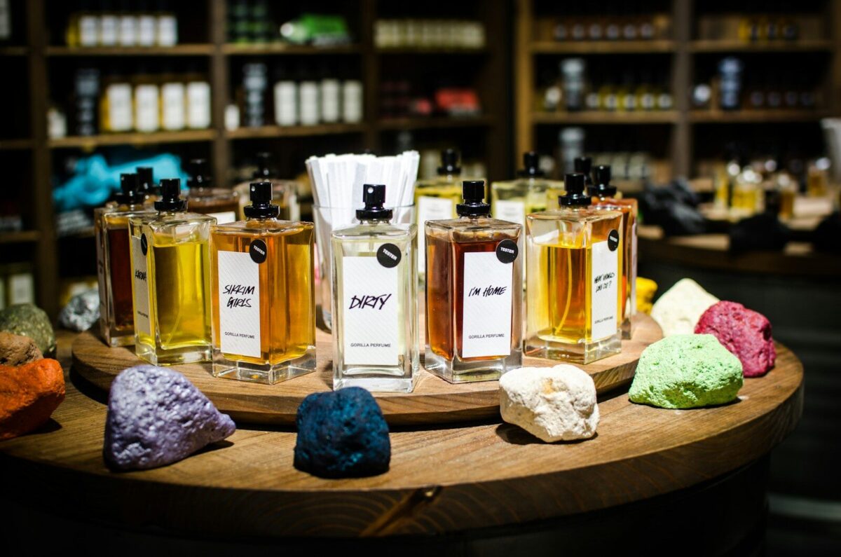 Cómo combinar perfumes - Guía de layering completa
